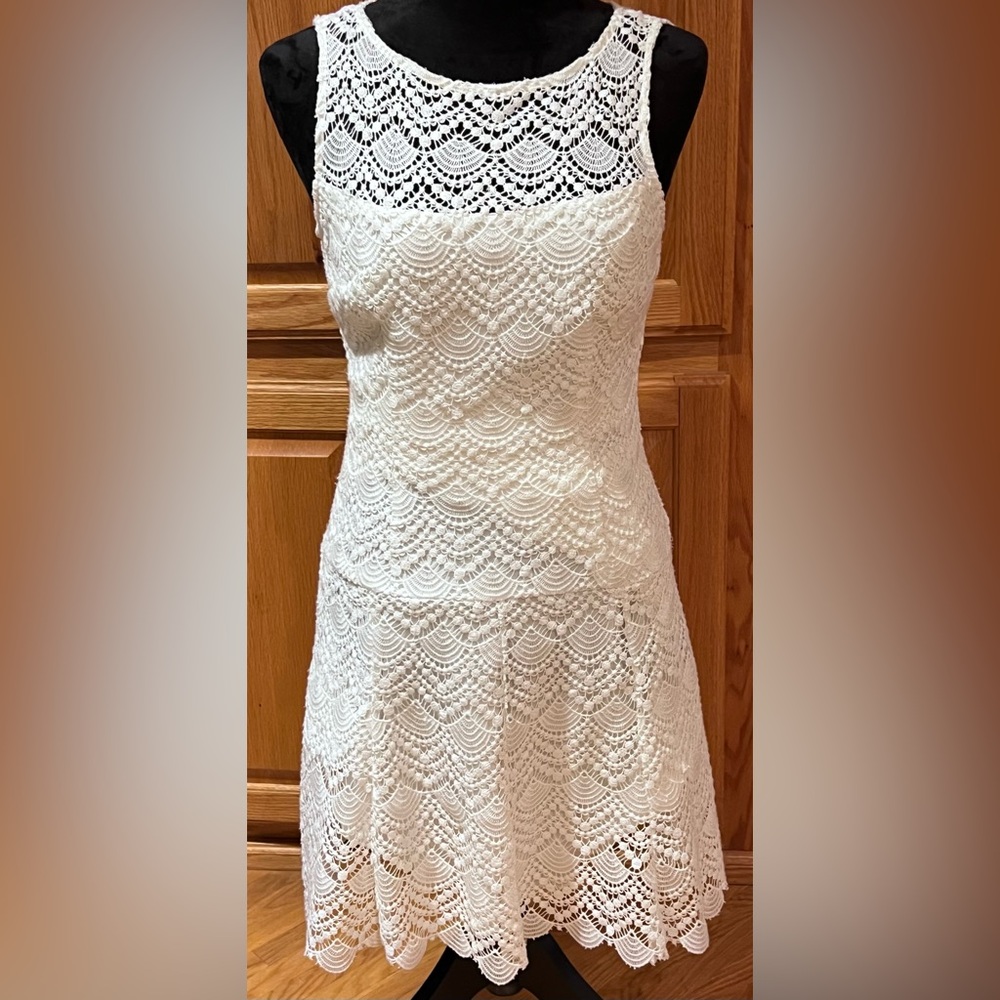 White House Black Market Scoop Neck Drop Waist White Lace Overlay Dress Size 2